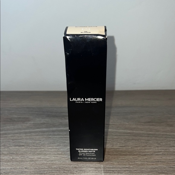 Laura Mercier Tinted Moisturizer Blurred Matte - 1W Blonde - Picture 1 of 5
